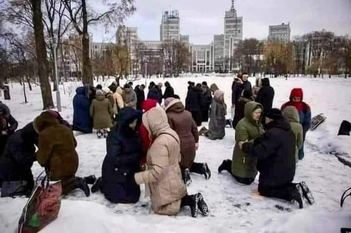 Ukrainian Christians praying